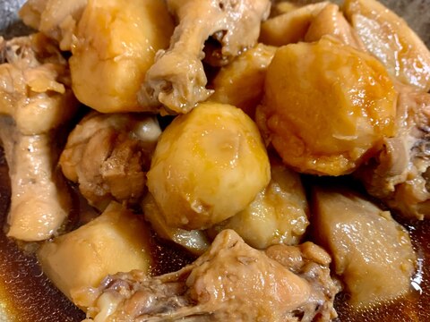 里芋と若鶏手羽元の煮物
